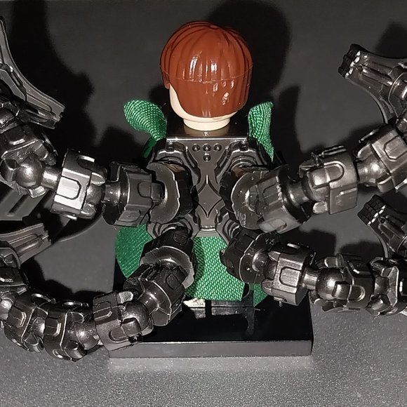 Doctor Octopus Mini Figure - Picture 3 of 3